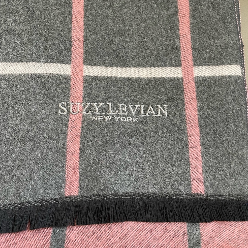 Suzy Levian Gray and Pink Plaid Scarf- New!